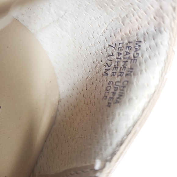 MICHAEL Michael Kors Antoinette Beige Heels - Picture 4 of 8